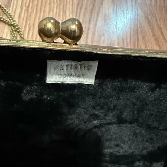 Vintage brass/ gold clutch and/or crossbody - Picture 5 of 14